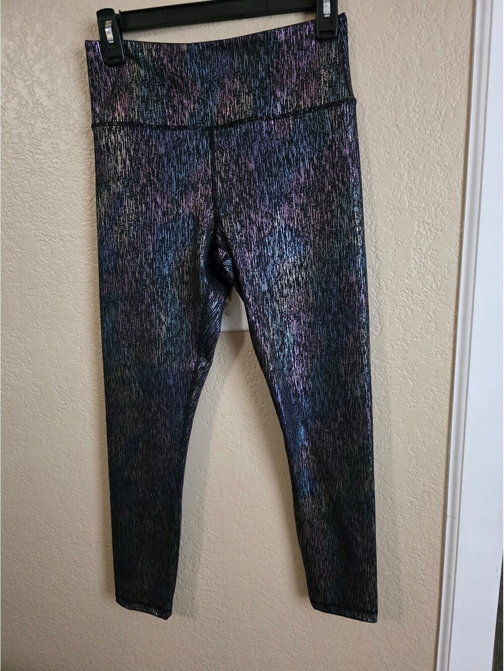 Zyia Active Black Vertical Mirage Light Leggings Iridescent Foil Finish M